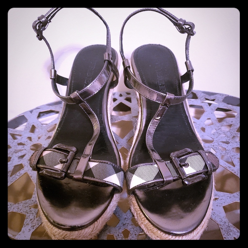 AUTHENTIC Burberry wedges sandals (Sz: 38.5)